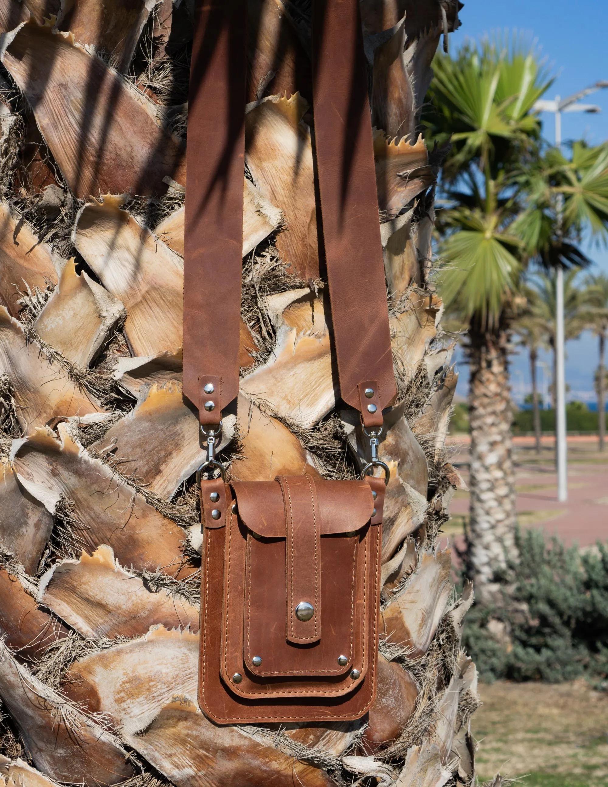 Small Vertical bag in genuine leather. Women's bag handmade